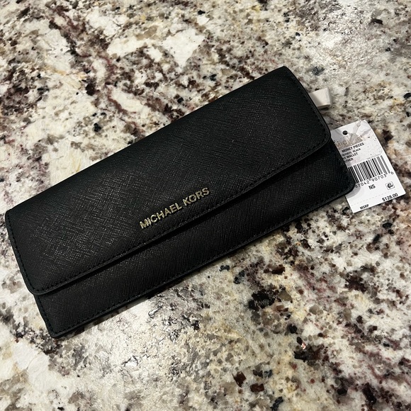 Michael Kors Wallet NWT - Picture 1 of 5